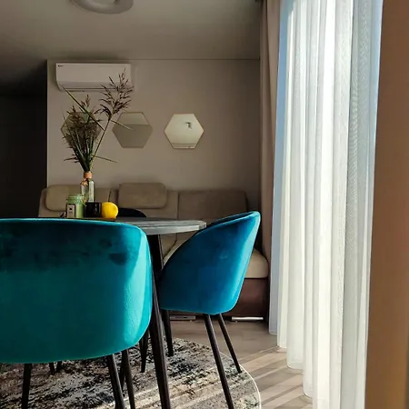 Apartamentai 4f Lägenhet